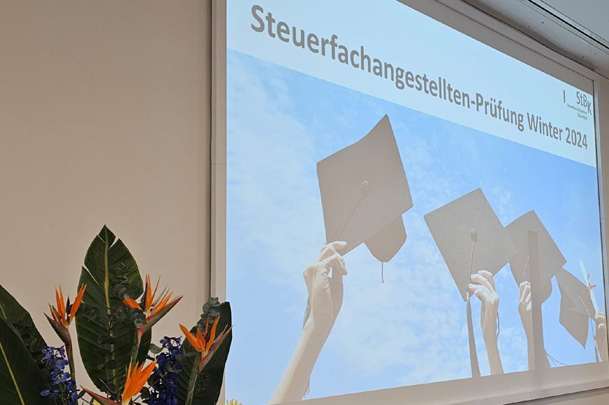 Zeugnisvergabe und Ehrung der Steuerfachangestellten Winter 2024